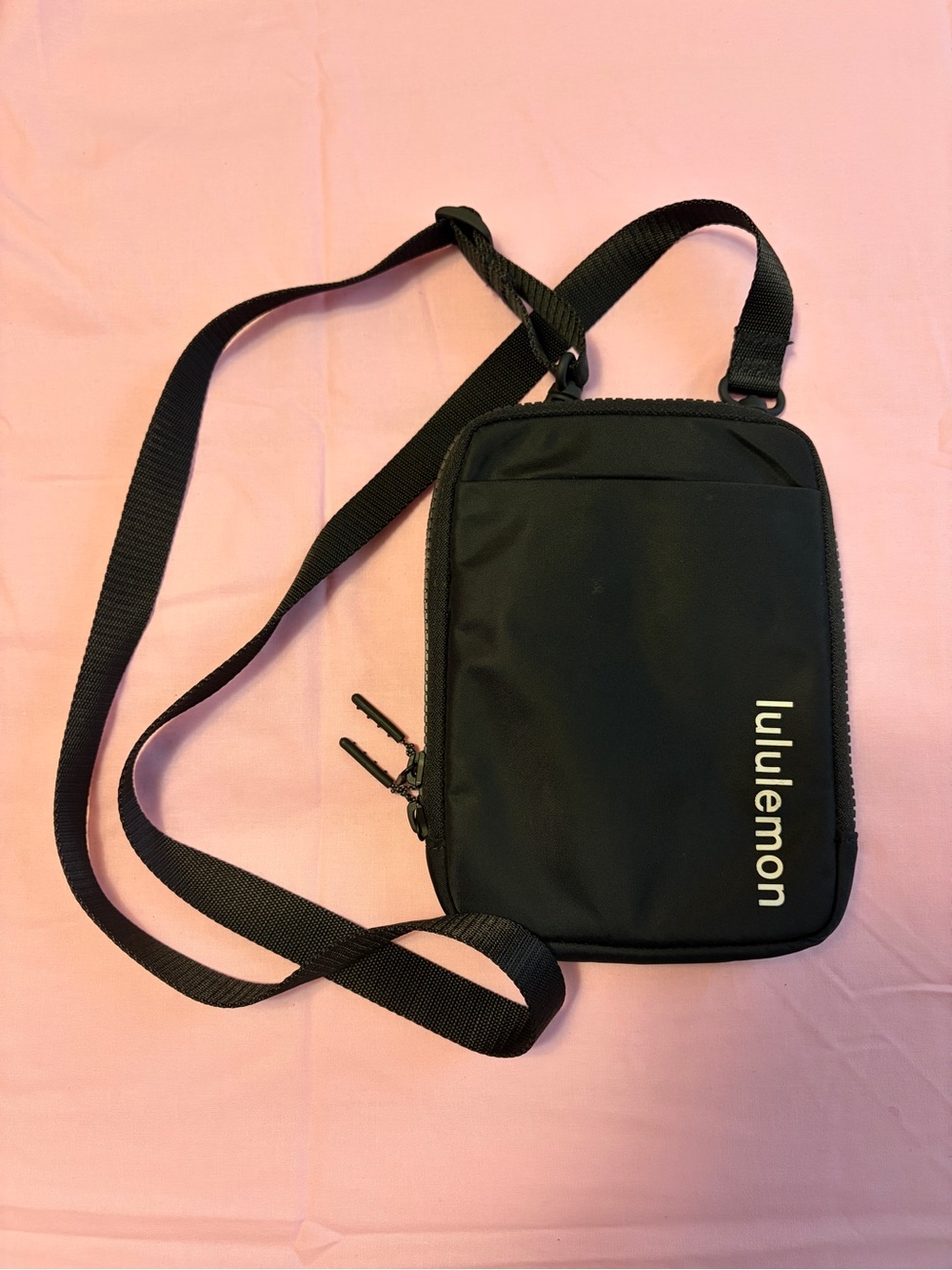 lululemon athletica Black Crossbody Phone Pouch with Adjustable Strap